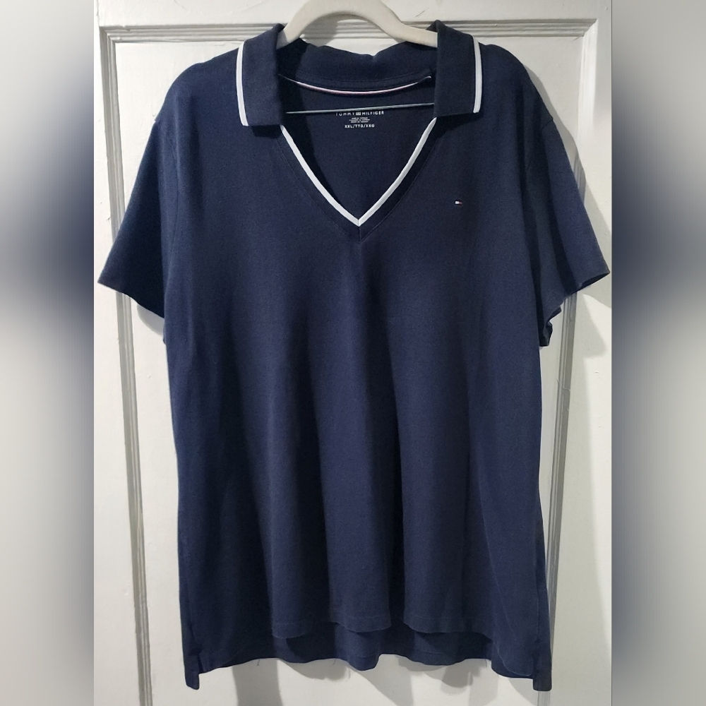 🪻Tommy Hilfiger Womens Navy V-Neck Blouse🪻 size: XXL